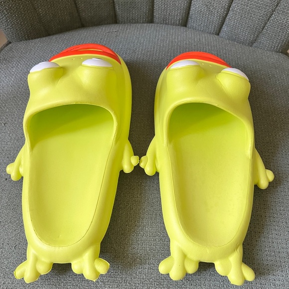 Frog Fish Fun Slides Slippers Beach Pool Sandals 7.5 Men 9.5 Women - Picture 2 of 7